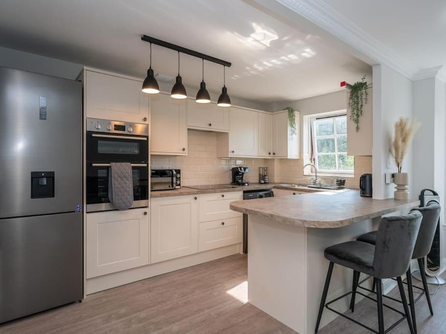 Luxury 2Bed 2Bath Flat In City Centre- Free Parking! Apartment Edinburgh Ngoại thất bức ảnh