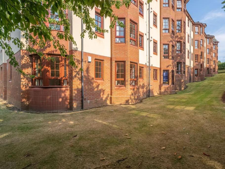 Luxury 2Bed 2Bath Flat In City Centre- Free Parking! Apartment Edinburgh Ngoại thất bức ảnh
