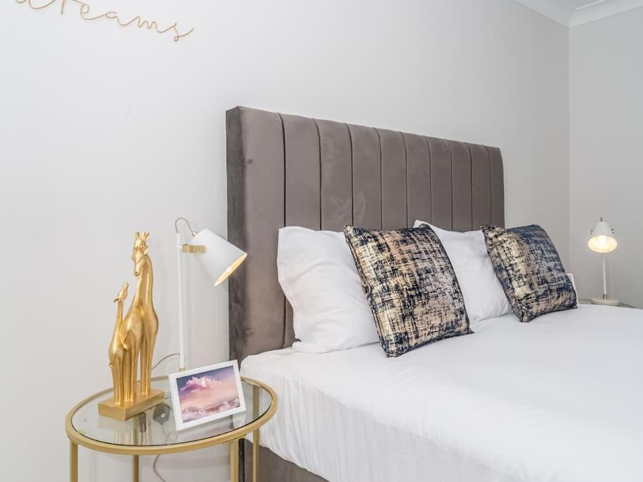 Luxury 2Bed 2Bath Flat In City Centre- Free Parking! Apartment Edinburgh Ngoại thất bức ảnh