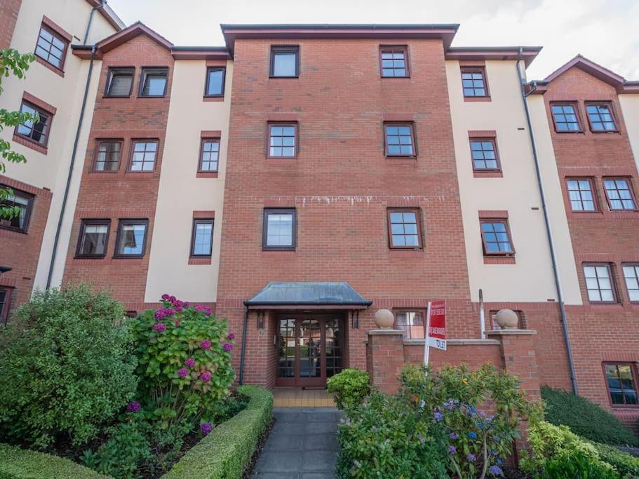 Luxury 2Bed 2Bath Flat In City Centre- Free Parking! Apartment Edinburgh Ngoại thất bức ảnh