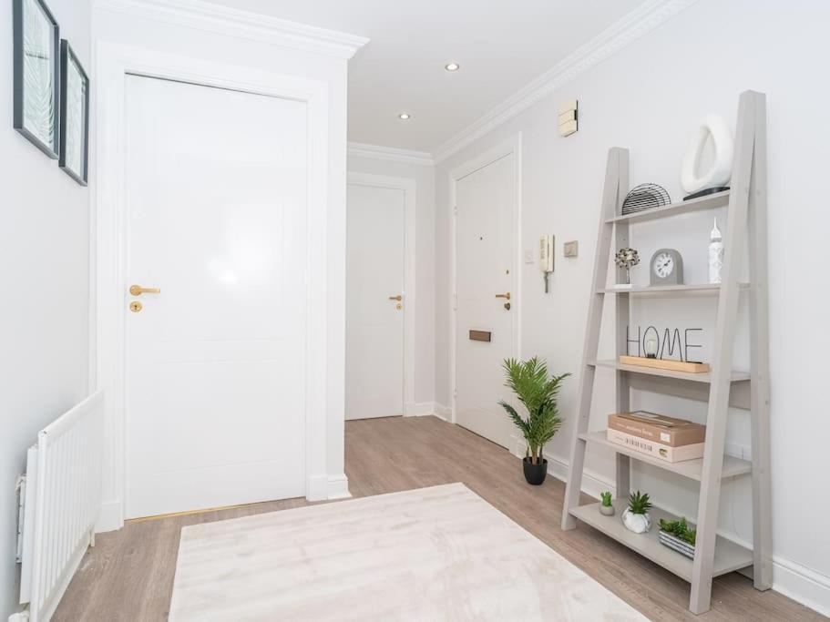 Luxury 2Bed 2Bath Flat In City Centre- Free Parking! Apartment Edinburgh Ngoại thất bức ảnh